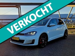 Volkswagen Golf - 2.0 TSI GTI DSG / PANO / ACC / MILLTEK / LED