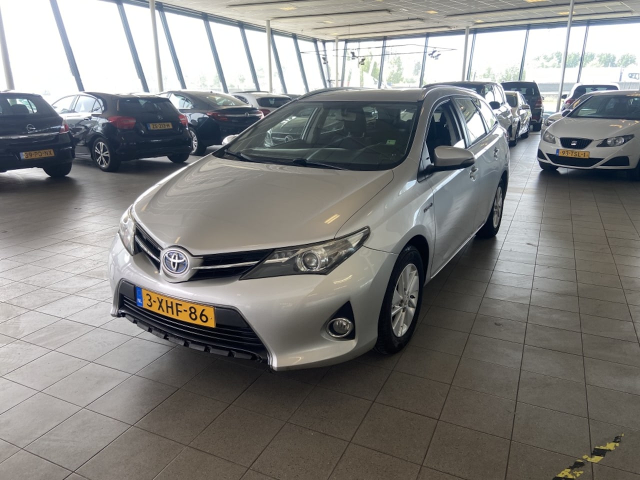 Toyota Auris Touring Sports - 1.8 Hybr. Aspiration - AutoWereld.nl