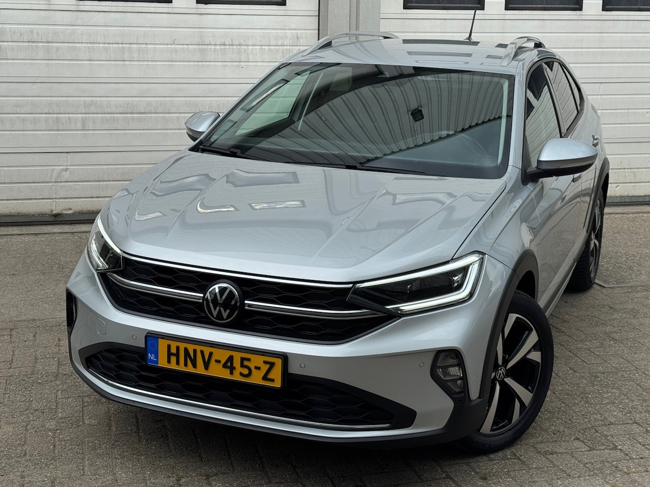 Volkswagen Taigo - 1.0 TSI Style automaat/xenon/led/front assist/virtual/alarm/carplay/acc/IQdrive - AutoWereld.nl