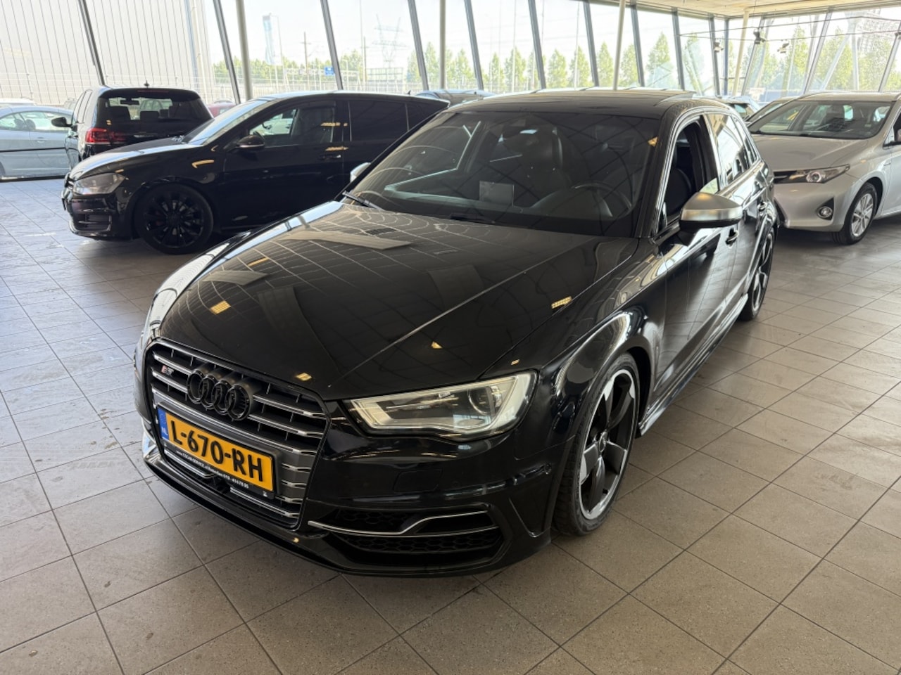 Audi A3 Sportback - 2.0 TFSI S3 q. PL Pl - AutoWereld.nl
