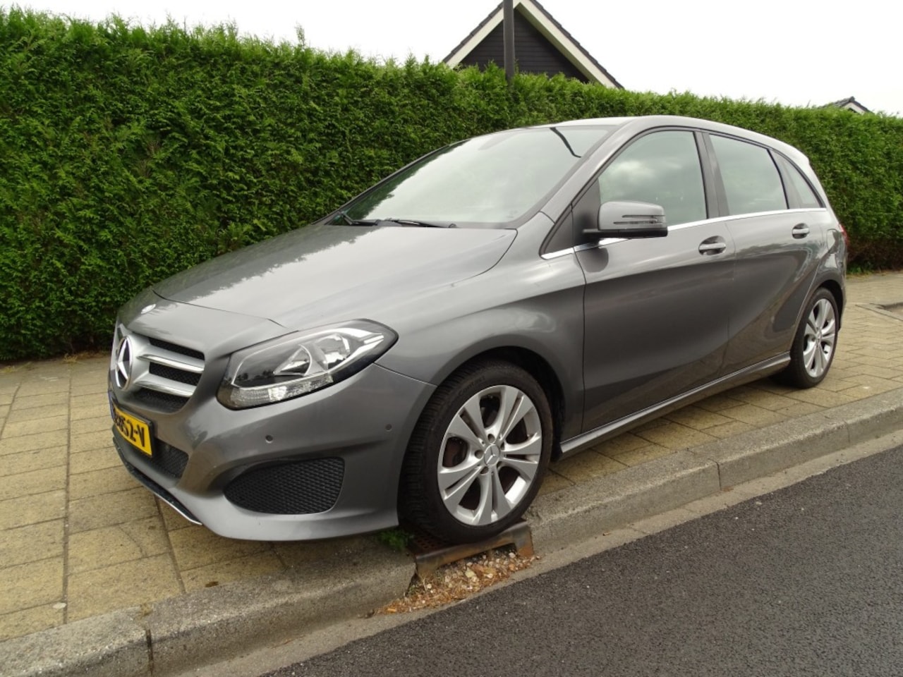 Mercedes-Benz B-klasse - 180 BNS SOLUTION AMG-Automaat-Media-Cruise-Blth-Navi-Pdc - AutoWereld.nl