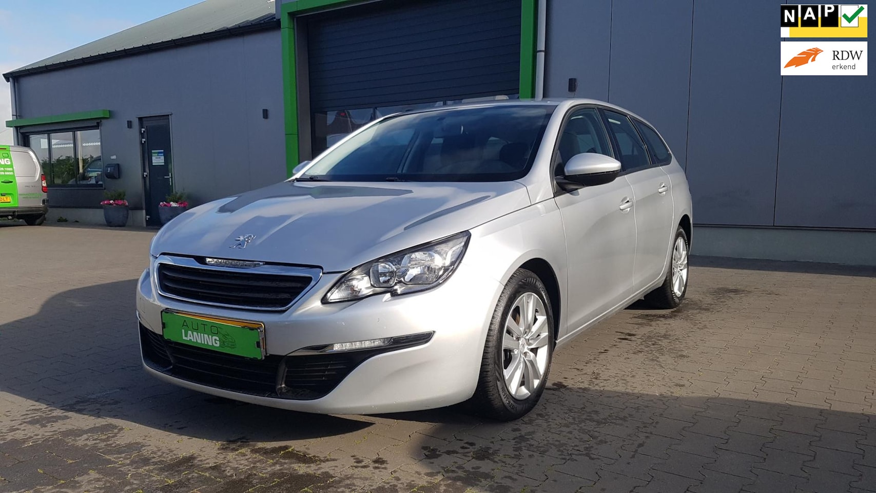 Peugeot 308 SW - 1.2 e-THP Blue Lease in nette staat. Goed onderhouden in onze werkplaats. Cruise Airco Tre - AutoWereld.nl