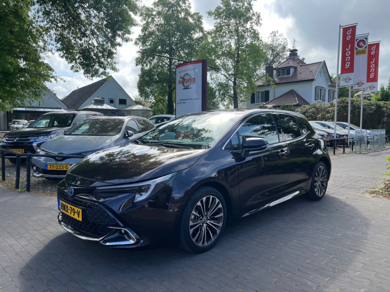 Toyota Corolla - 1.8 HYBRID TEAM D AUTOMAAT / CARPLAY / CAMERA / ADAP. CRUISE - AutoWereld.nl