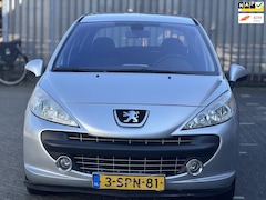 Peugeot 207 - 1.6 VTi Sublime . Automaat