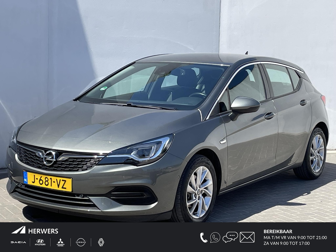 Opel Astra - 1.2 Elegance / Navigatie / Automatische Airco / Lichtmetalen velgen / Ergonomische stoelen - AutoWereld.nl