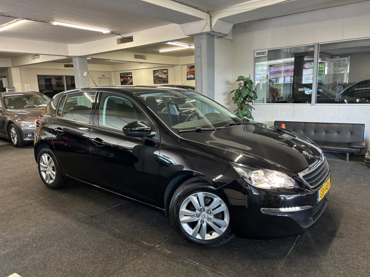 Peugeot 308 - 1.2 PureTech Active*Navi*NAP*5drs* - AutoWereld.nl