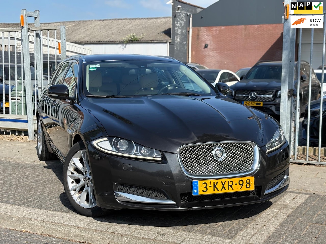 Jaguar XF Sportbrake - 2.2D Premium Business Edition | exportprijs ! | LED | Automaat | - AutoWereld.nl
