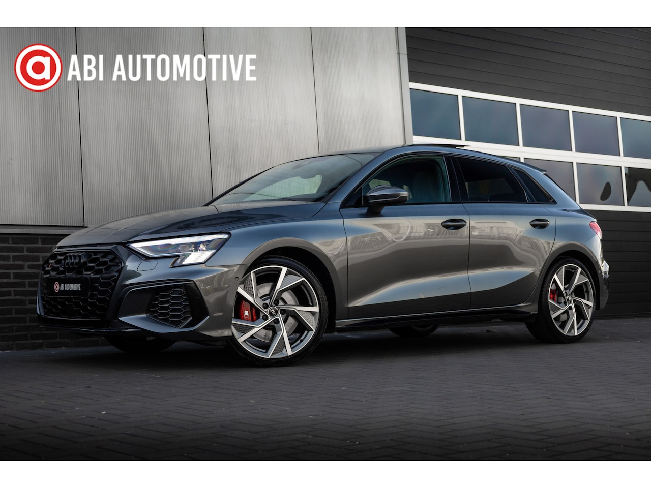 Audi S3 - Sportback 2.0 TFSI 310 pk S3 Quattro S-Line / Pano-Dak/ HD-Matrix/ Head-Up/ Keyless/ B&O-S - AutoWereld.nl