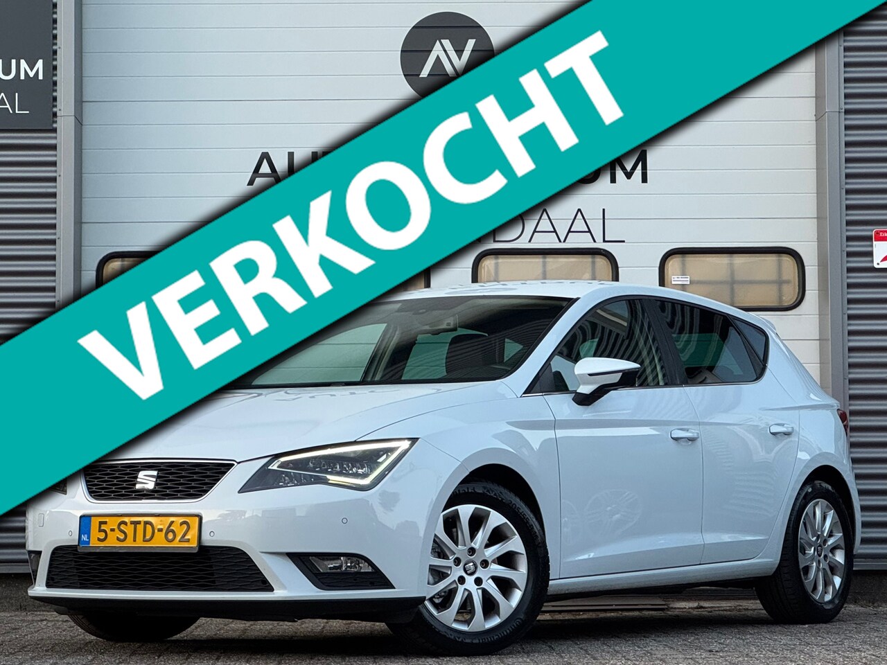 Seat Leon - 1.6 TDI Limited Edition NWE APK LEDER/CRUISE/LED - AutoWereld.nl