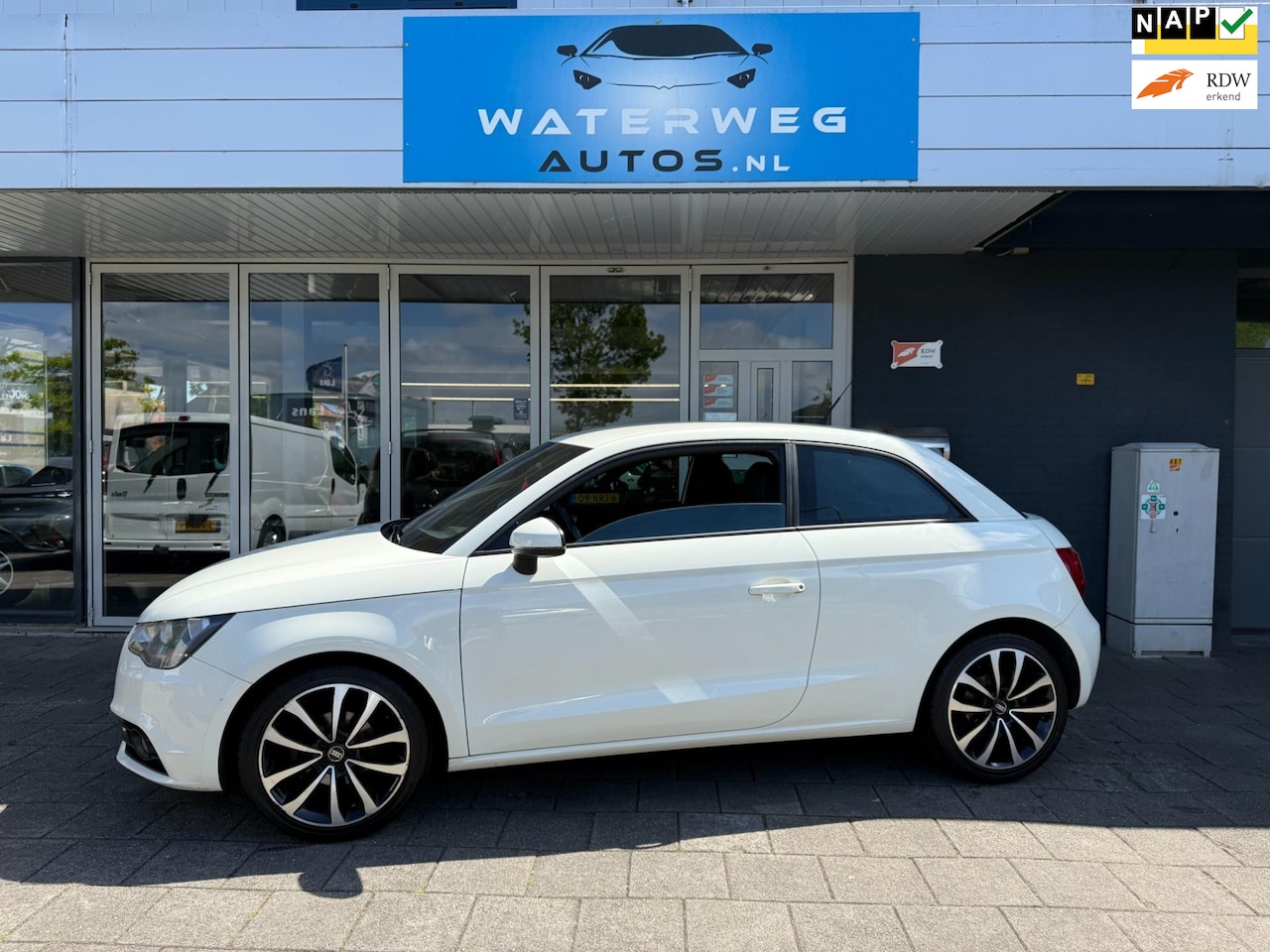 Audi A1 - 1.2 TFSI Attraction Pro Line Navi/Airco/PDC/LM velgen - AutoWereld.nl