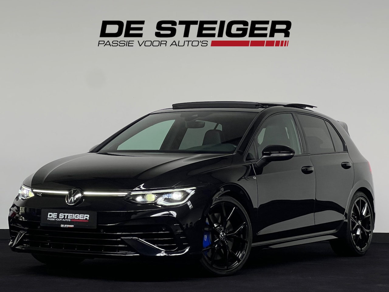 Volkswagen Golf - 2.0 TSI 4Motion R Akra Pano Memory Harman Kardon Headup - AutoWereld.nl