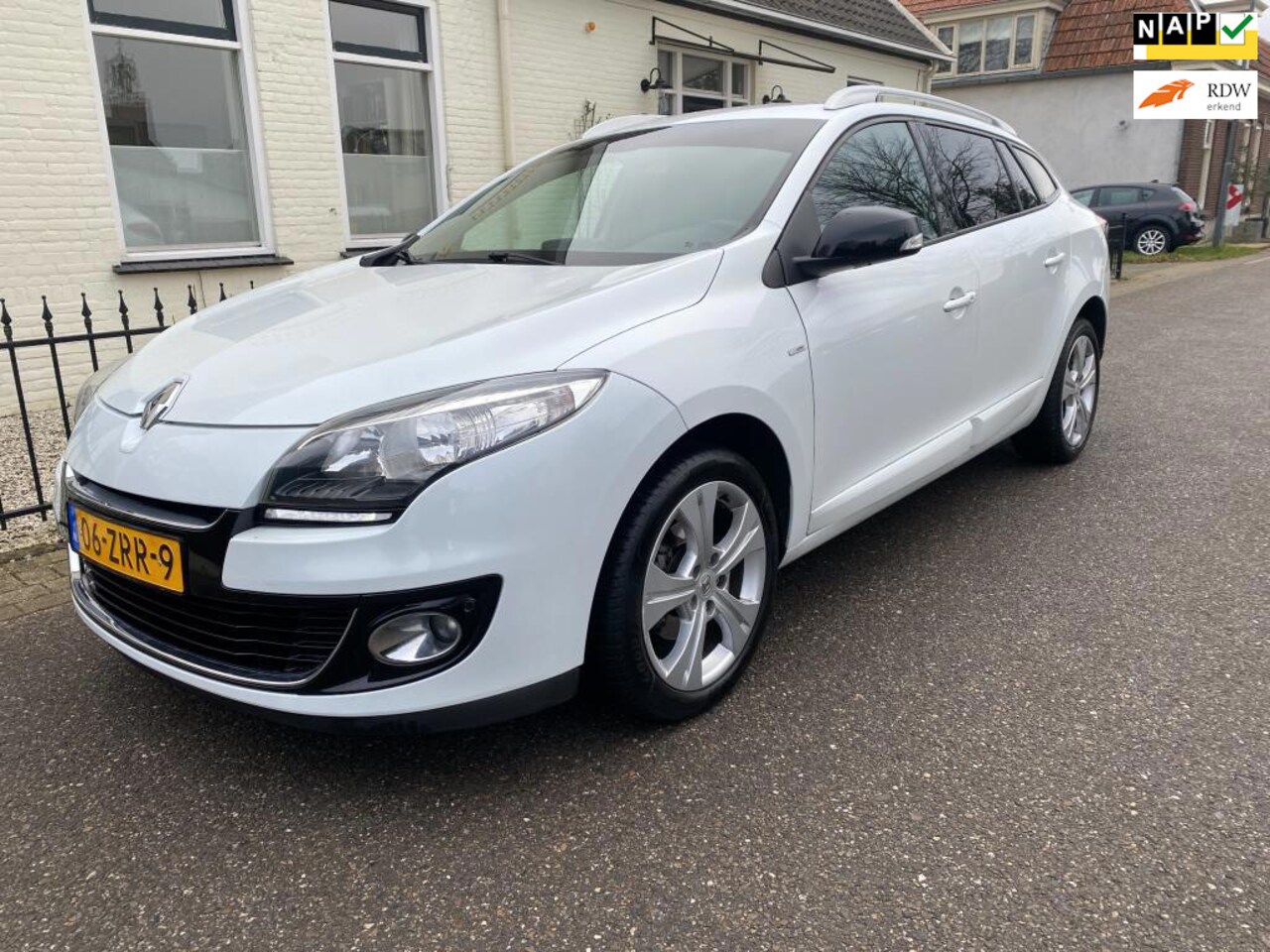 Renault Mégane Estate - 1.2 TCe Nieuwe ketting,Cilinderkop,Bose,Navigatie,Trekhaak, - AutoWereld.nl