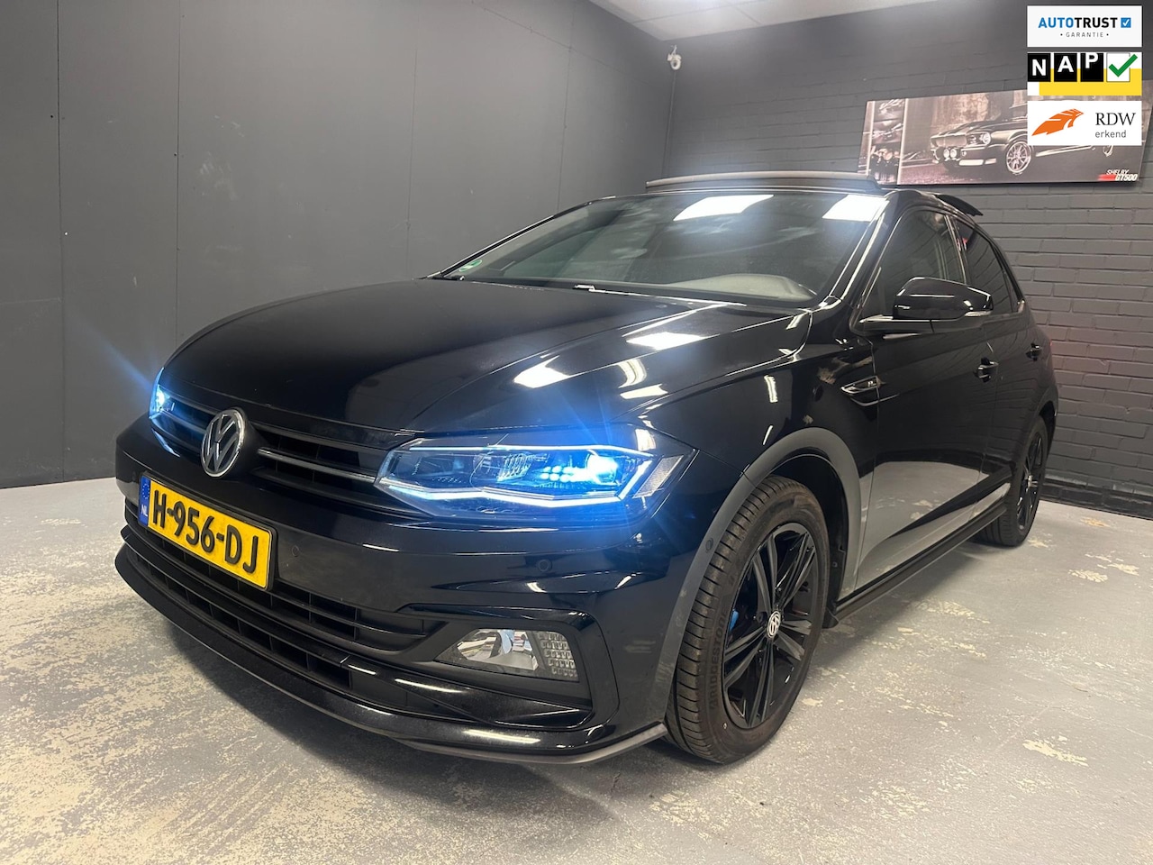 Volkswagen Polo - 1.5 TSI Highline R Line BTW AUTO DSG PANO START KNOP LM BLACKMAGIC - AutoWereld.nl