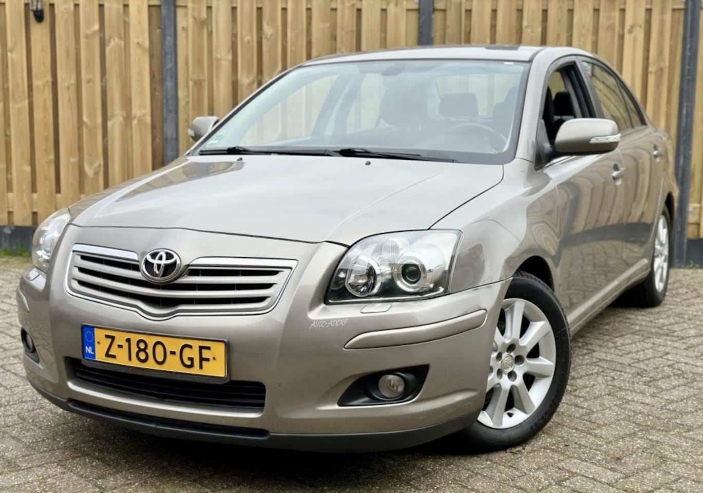 Toyota Avensis - 1.8 VVTi Luna 1.8 VVTi Luna - AutoWereld.nl
