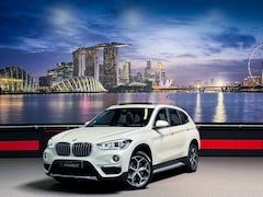 BMW X1 - sDrive20i High Executive |Panorama|Trekhaak|LED