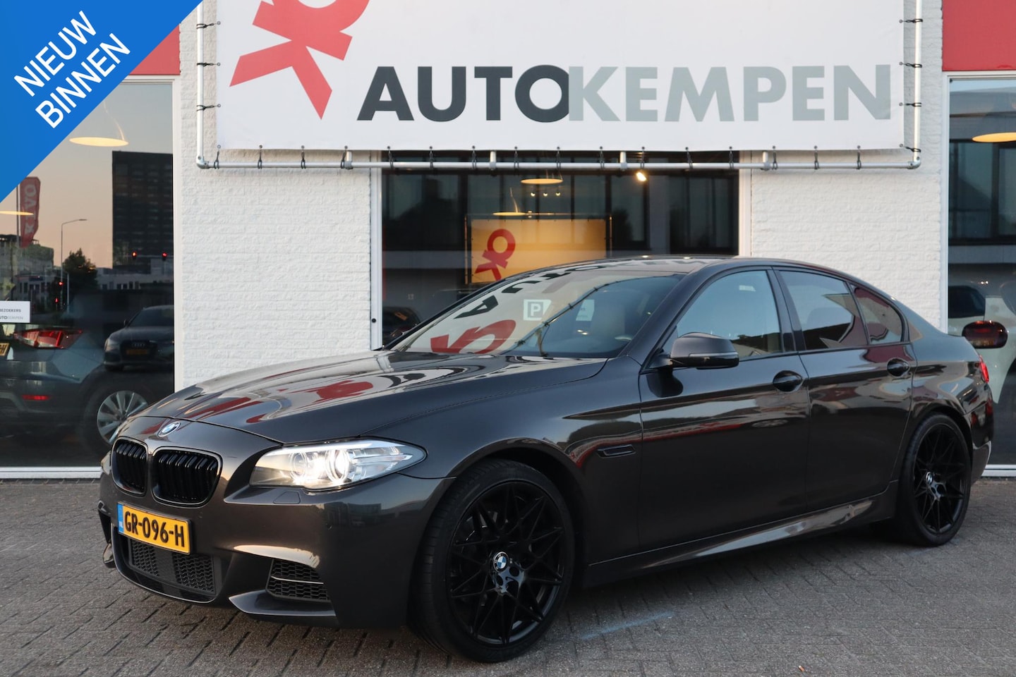 BMW 5-serie - 520i EXECUTIVE LEER|SPORTSTOELEN|PARKASSIST|ZEER MOOIE STAAT! - AutoWereld.nl
