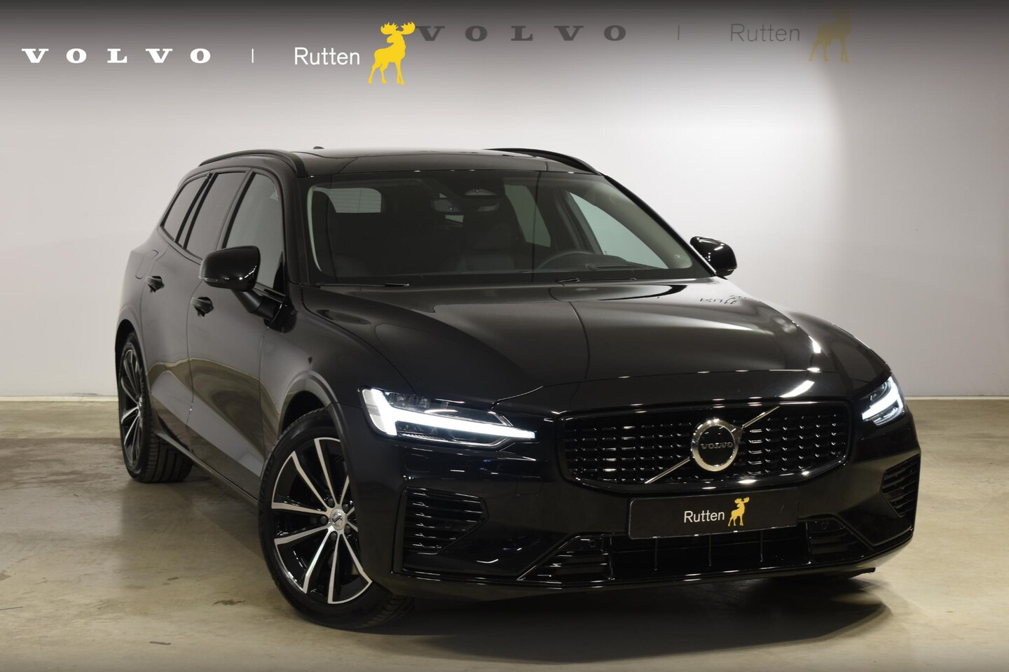 Volvo V60 - T6 350PK AWD Ultra Dark / Navigatie / Adaptieve Cruisecontrol / Elektrische Stoelen / Harm - AutoWereld.nl