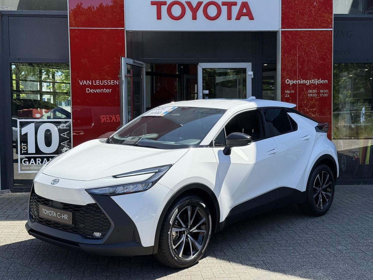 Toyota C-HR - 1.8 Hybrid 140 Dynamic NAVI KEYLESS PRK SENSOR V+A LED NIEUW UIT VOORRAAD LEVERBAAR! - AutoWereld.nl