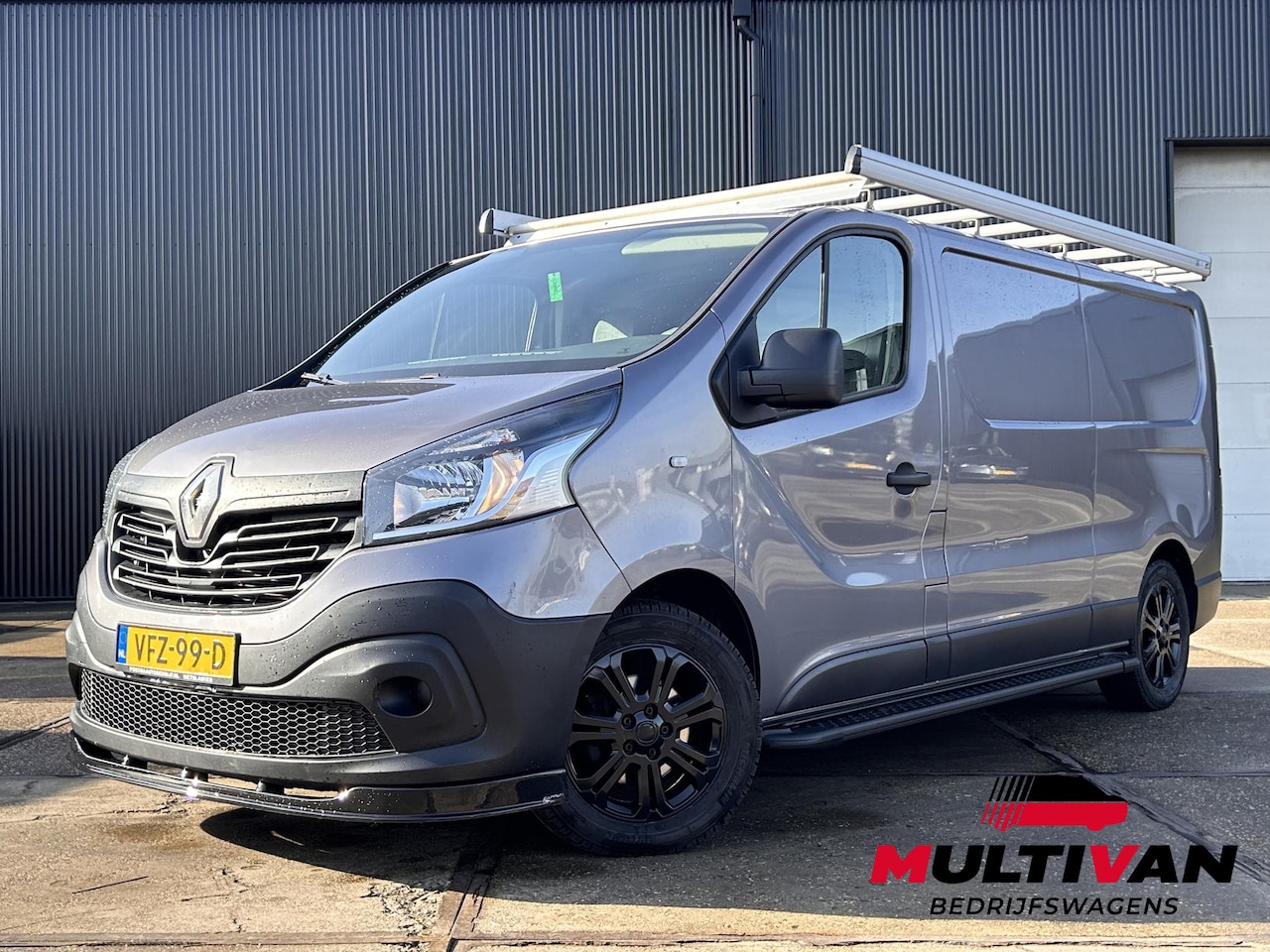 Renault Trafic - 1.6 dCi 120pk T29 L2H1 | Leder | MARGE | Sidesteps | Imperiaal | Formula Sport | - AutoWereld.nl