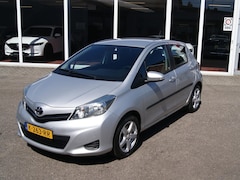 Toyota Yaris - 1.3 VVT-i Aspiration Airco, Camera, RIJKLAARPRIJS