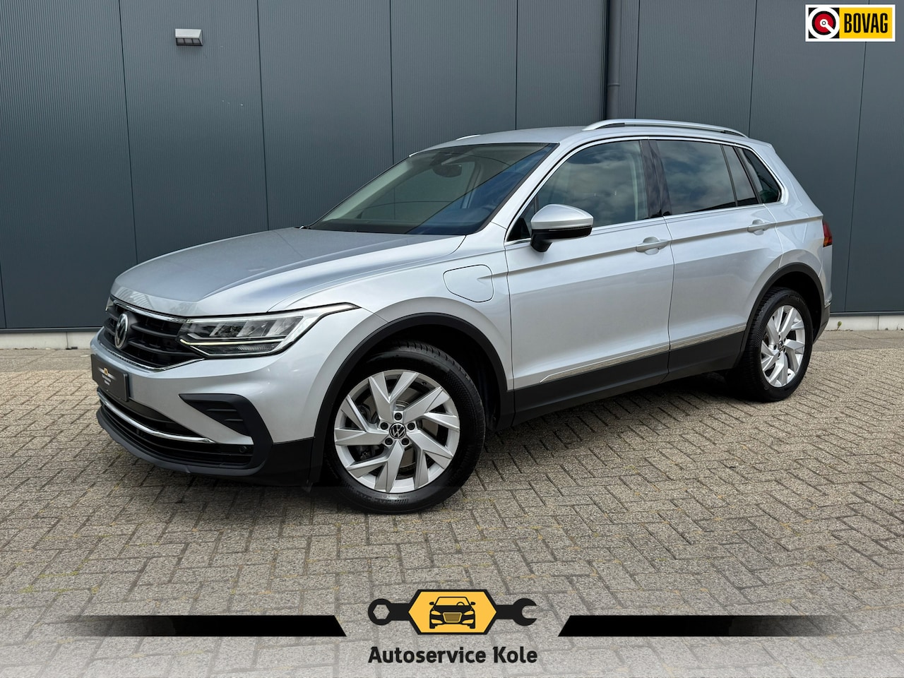Volkswagen Tiguan - 1.4 TSI eHybrid * R-line * AppleCarPlay * Side ass. * Visueel Cockpit * - AutoWereld.nl