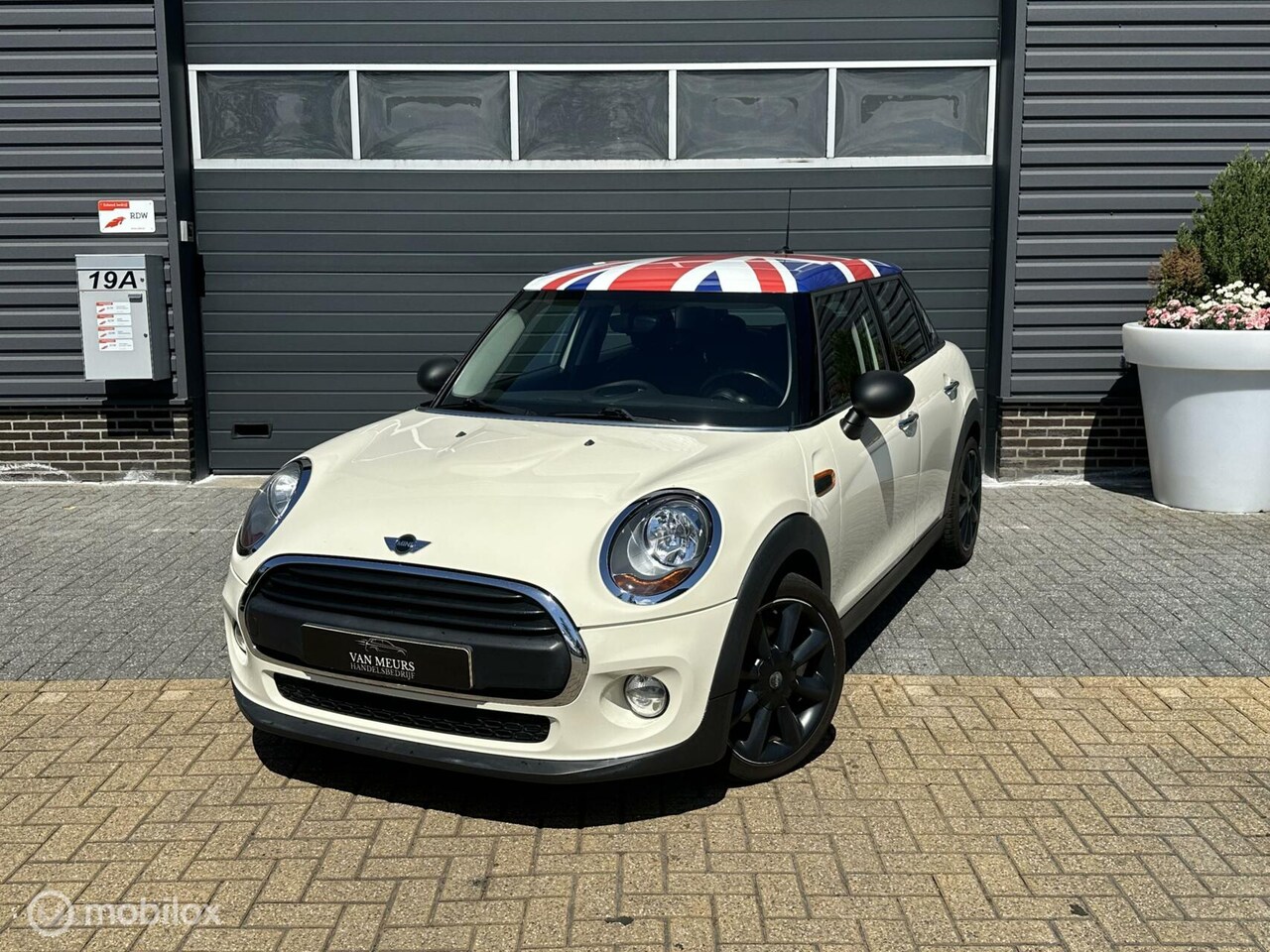 MINI One - Mini 1.2 Airco, cruise, navigatie, 5 deurs, apk 08-01-2026 - AutoWereld.nl