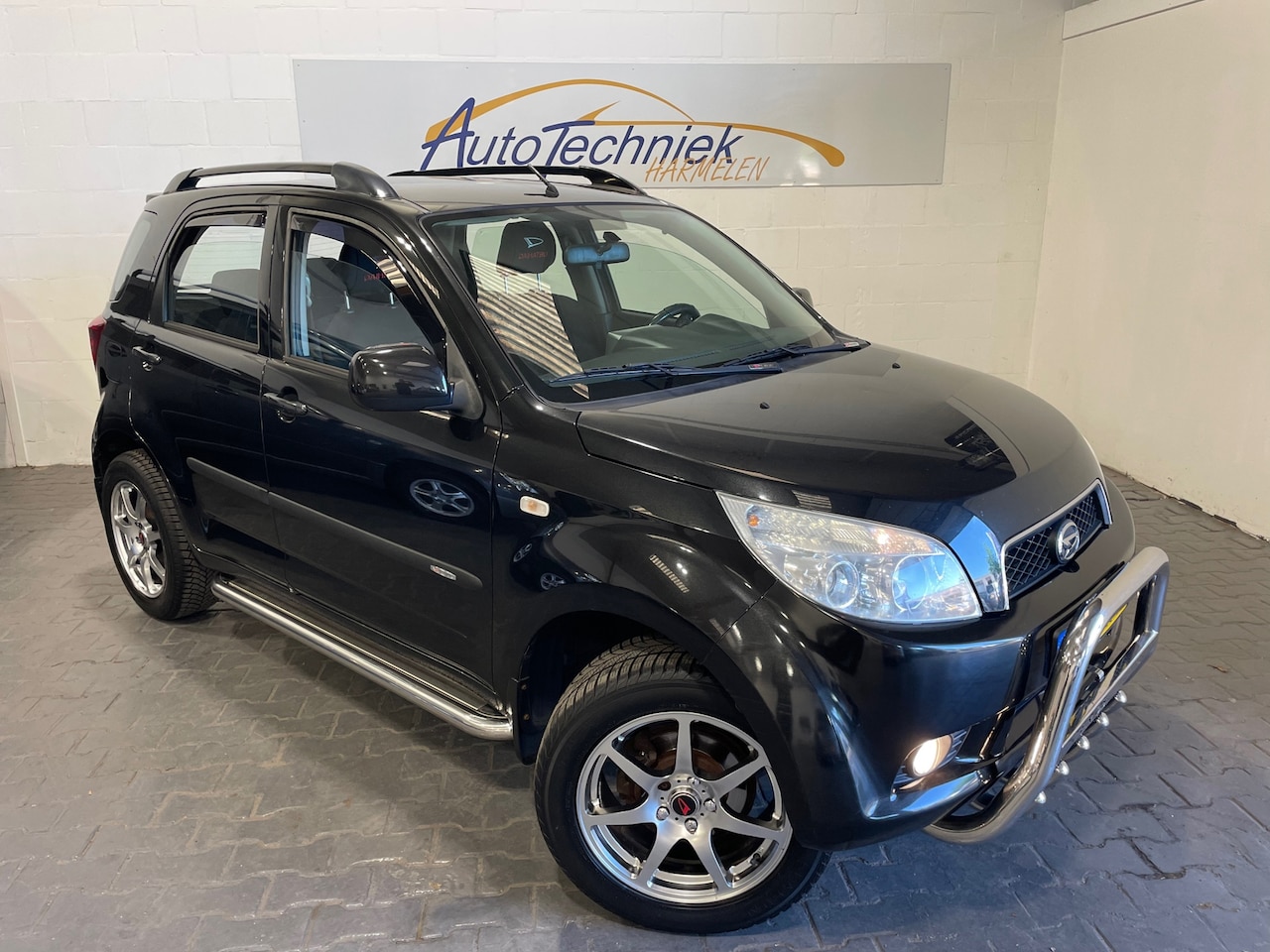 Daihatsu Terios - 1.5-16v 2WD *Airco*NL-Auto*Trekhaak* - AutoWereld.nl