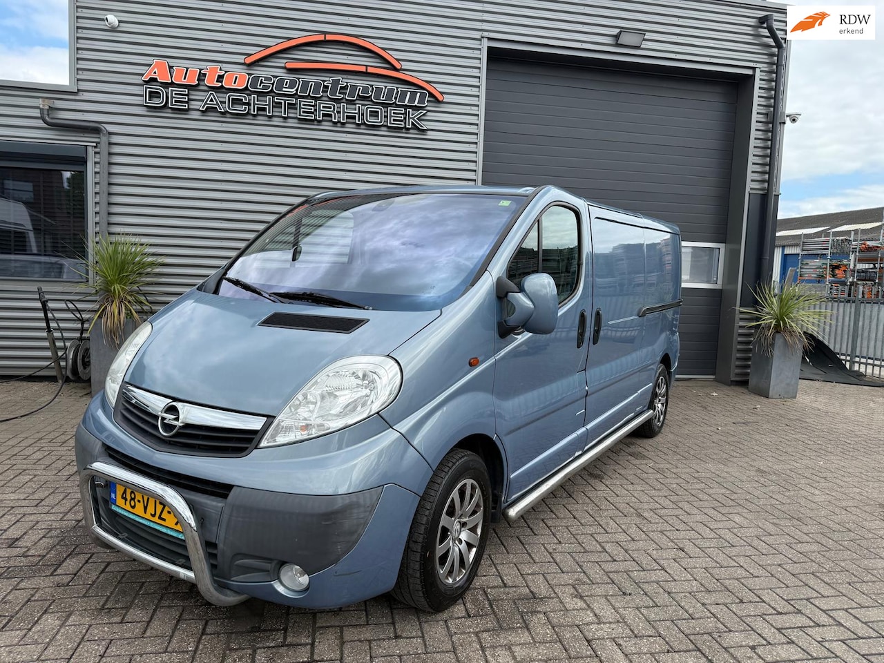 Opel Vivaro - 2.5 CDTI L2H1 MARGE*2x Schuifdeur*Automaat*Airco!! - AutoWereld.nl