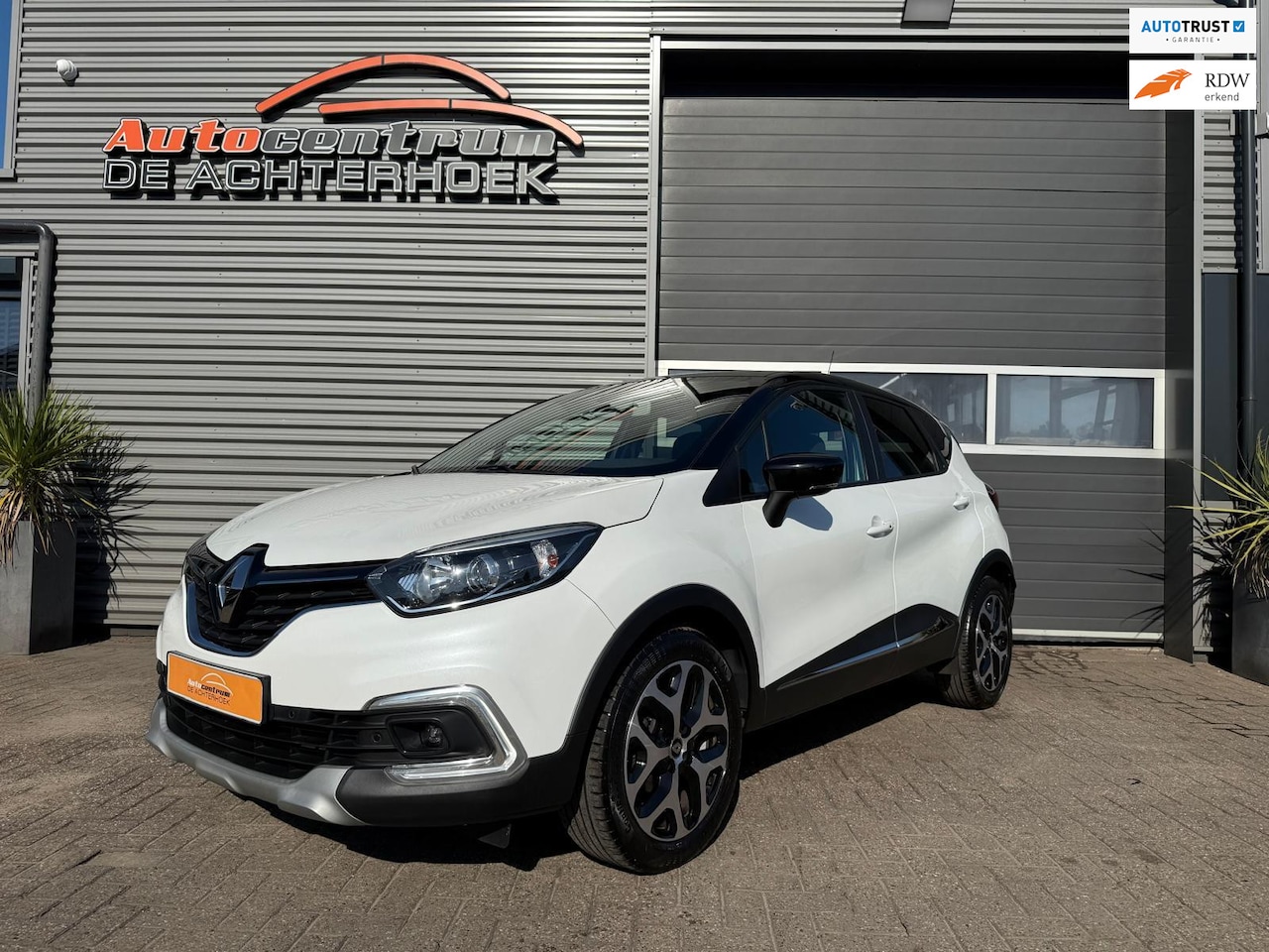 Renault Captur - 0.9 TCe Limited Stoelverwarming*Navi*TREKHAAK MEERPRIJS!! - AutoWereld.nl