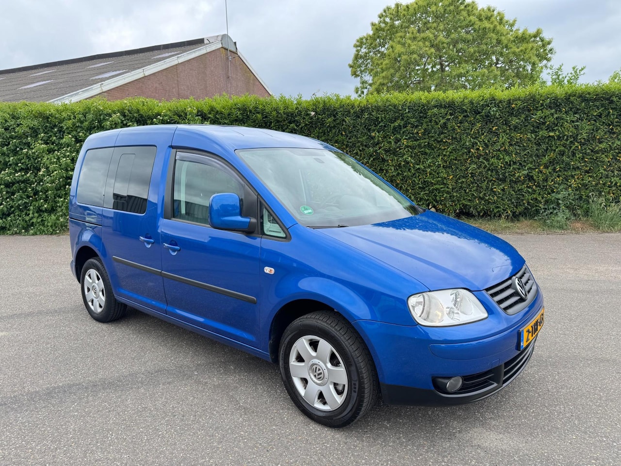 Volkswagen Caddy - COMBI 1.6 LIFE - AIRCO - APK 4/2026 - AutoWereld.nl