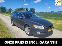 Volvo V70 - 1.6 T4 Nordic+ navi trekhaak 17"LMV