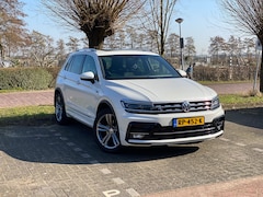 Volkswagen Tiguan - 1.4 TSI Comfortline Business R Panorama dak, Luxe R-line, Trekhaak