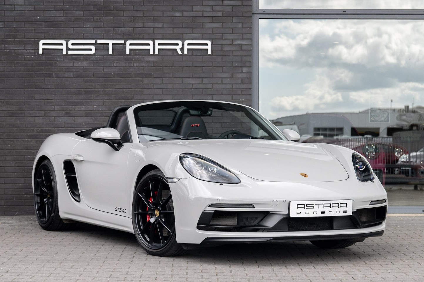 Porsche 718 Boxster GTS - 4.0 | Krijt met GTS pakket - AutoWereld.nl
