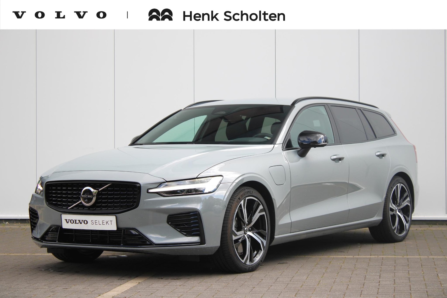 Volvo V60 - T6 350PK AUT8 AWD Plus Dark | Harman Kardon Premium Audio | 360 Camera | Sportstoelen | Po - AutoWereld.nl