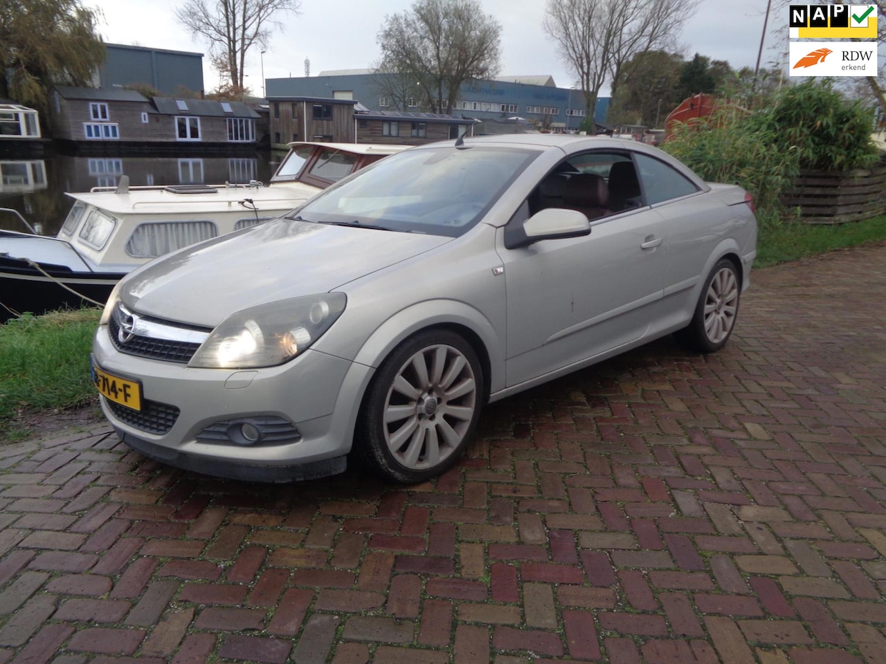 Opel Astra TwinTop - 1.6 Enjoy Airco!! DAK STORING! LEDER! 2008 150 DKM NAP - AutoWereld.nl