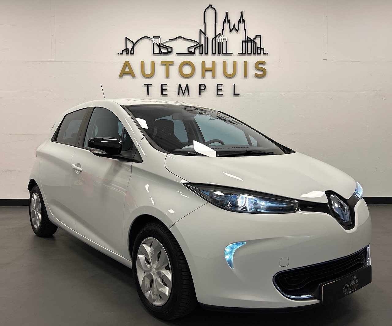 Renault Zoe - Q210 Life Quickcharge 22 kWh Inc Accu Automaat Cruise Airco 5Drs Led Parkeer Sensoren - AutoWereld.nl