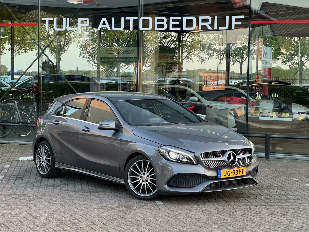 Mercedes-Benz A-klasse - 180 Prestige AMG Automaat 2016 Leder/Alcantara - AutoWereld.nl
