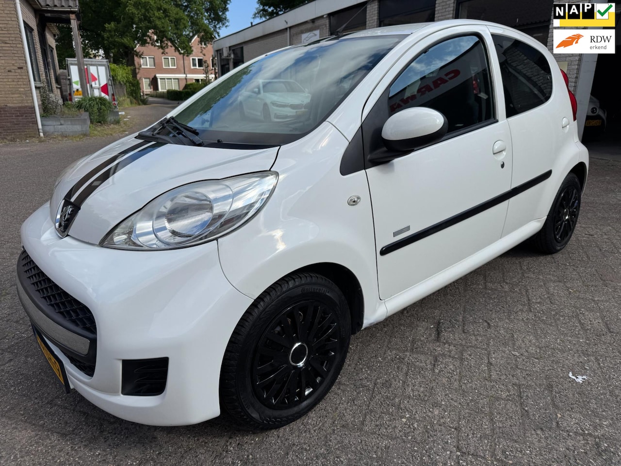 Peugeot 107 - 1.0-12V Millesim 200 AIRCO 108475 KM NAP KLEINE BEURT GEHAD.NW UITLAAT NETTE STAAT. - AutoWereld.nl