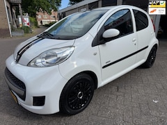 Peugeot 107 - 1.0-12V Millesim 200 AIRCO 108475 KM NAP KLEINE BEURT GEHAD.NW UITLAAT NETTE STAAT