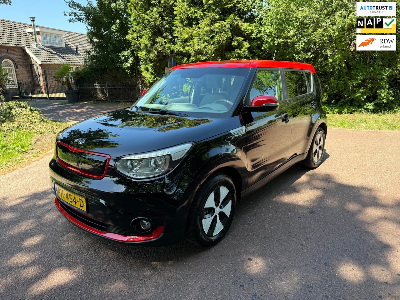Kia e-Soul - EV ExecutiveLine 27 kWh / Navi / Leder / Camera / NAP / pdc / - AutoWereld.nl