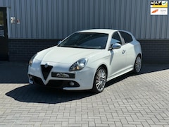 Alfa Romeo Giulietta - 1.4 T Exclusive |Airco|5 Deurs|CruiseCtrl|