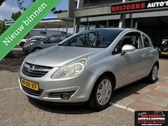 Opel Corsa - 1.2-16V automaat met fietsendrager