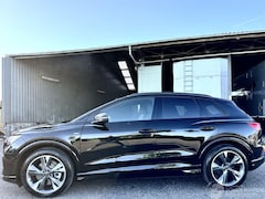 Audi Q4 e-tron - 45 Quattro S-Edition 82kWh 286pk aut + f1 - virtual - navi - cam - 20inch - front + line a