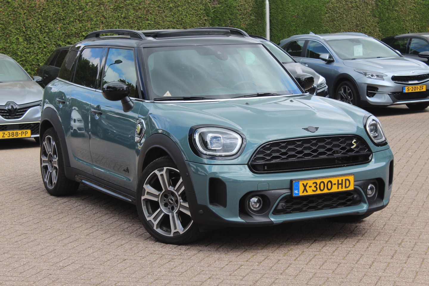 MINI Countryman - Mini 2.0 Cooper S E ALL4 Untamed Edition / Panoramadak / Camera / Head-up / Leder / 19'' / - AutoWereld.nl