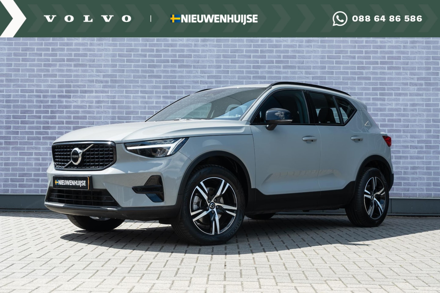 Volvo XC40 - B4 Mild Hybride 197 pk Plus Dark Automaat | Trekhaak | BLIS | Verwarmbare voorruit | Adapt - AutoWereld.nl