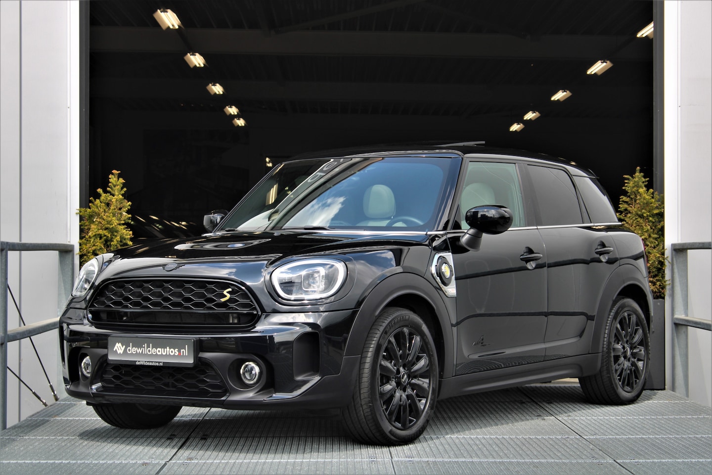 MINI Countryman - Mini 2.0 Cooper S E ALL4 220pk Pano Leer Camera Blackpack - AutoWereld.nl
