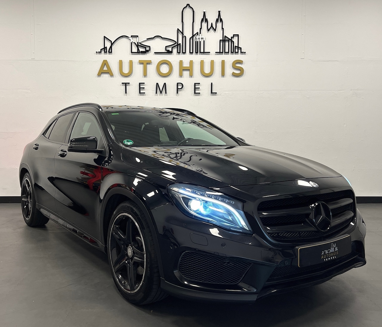 Mercedes-Benz GLA-Klasse - 250 Ambition 4 Matic Airco Cruise Pdc Trekhaak Led Stoelverwarming - AutoWereld.nl
