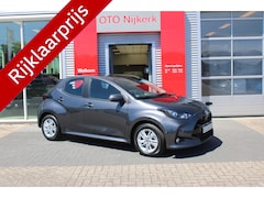 Toyota Yaris - 1.5 Hybrid 115 Active met parkeersensoren voor en achter + winterpack