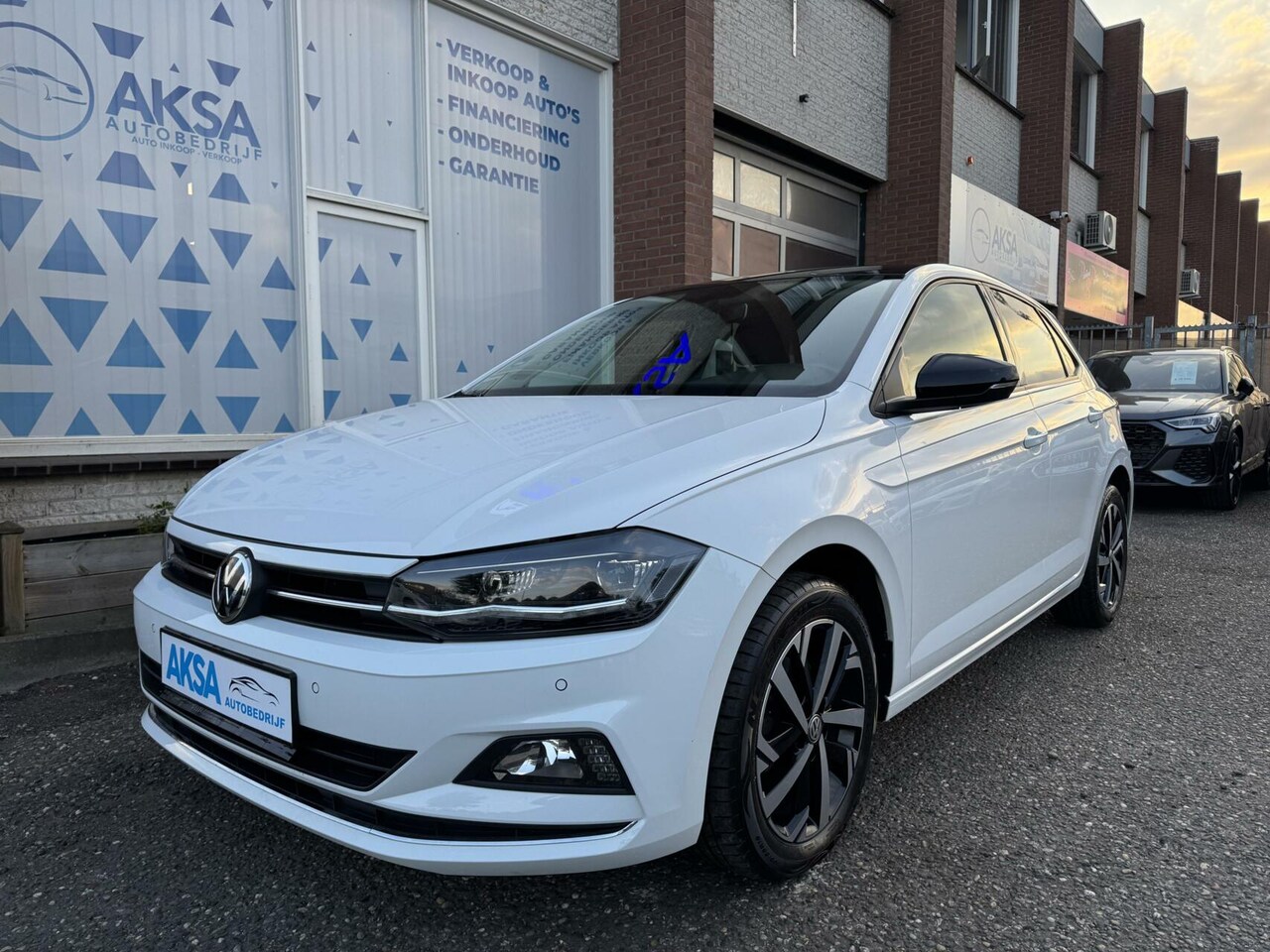Volkswagen Polo - 1.0 TSI 116pk Beats Virtuele Cockpit Blindspot ACC LED CarPlay Stlvw 16inch - AutoWereld.nl