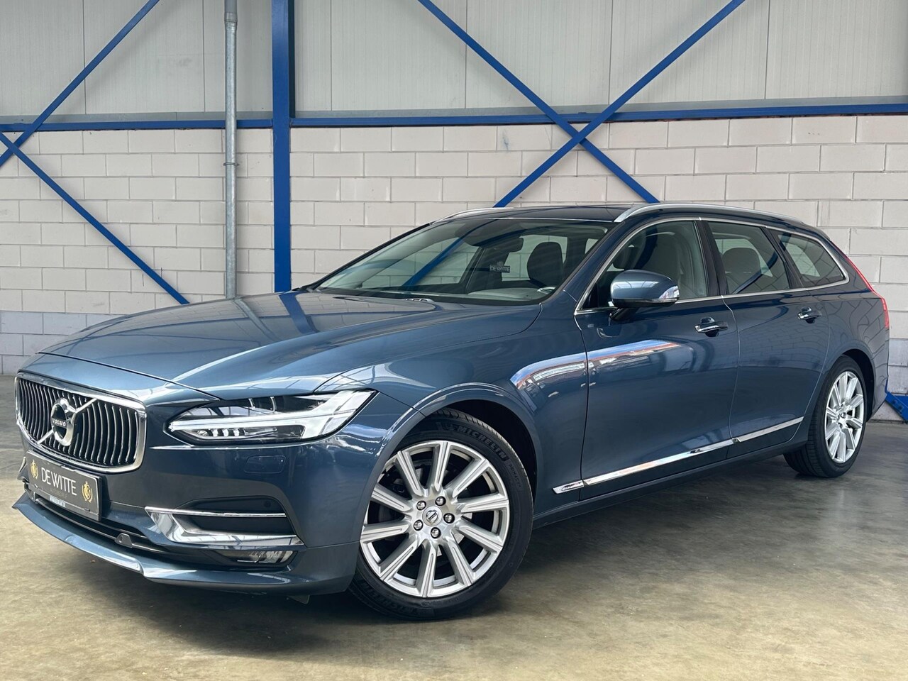 Volvo V90 - 2.0 D4 Inscription Automaat Blis|Memory|Keyless|R-Camera - AutoWereld.nl